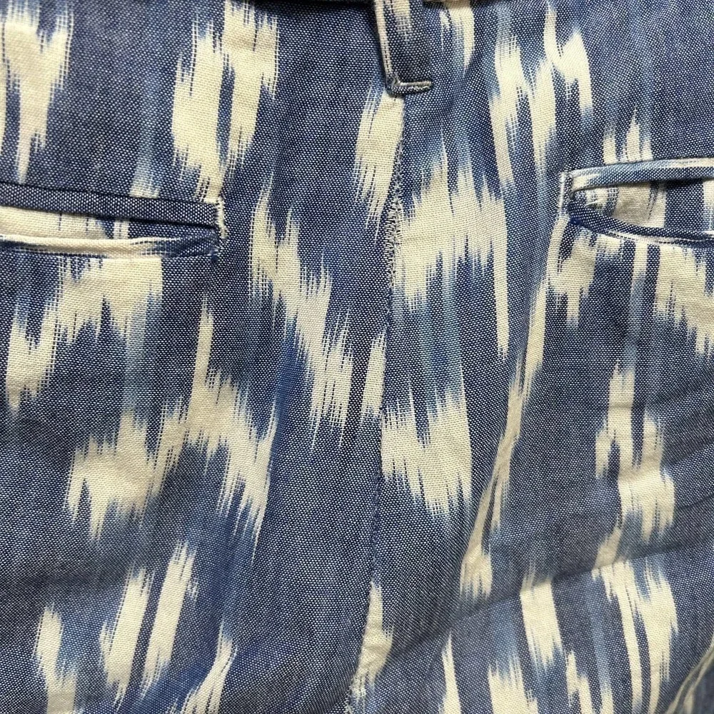 Tommy Hilfiger Beachy Blue and White Belted Bermuda Shorts Size 8 - 